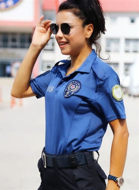 Güzel bayan polis resmi
